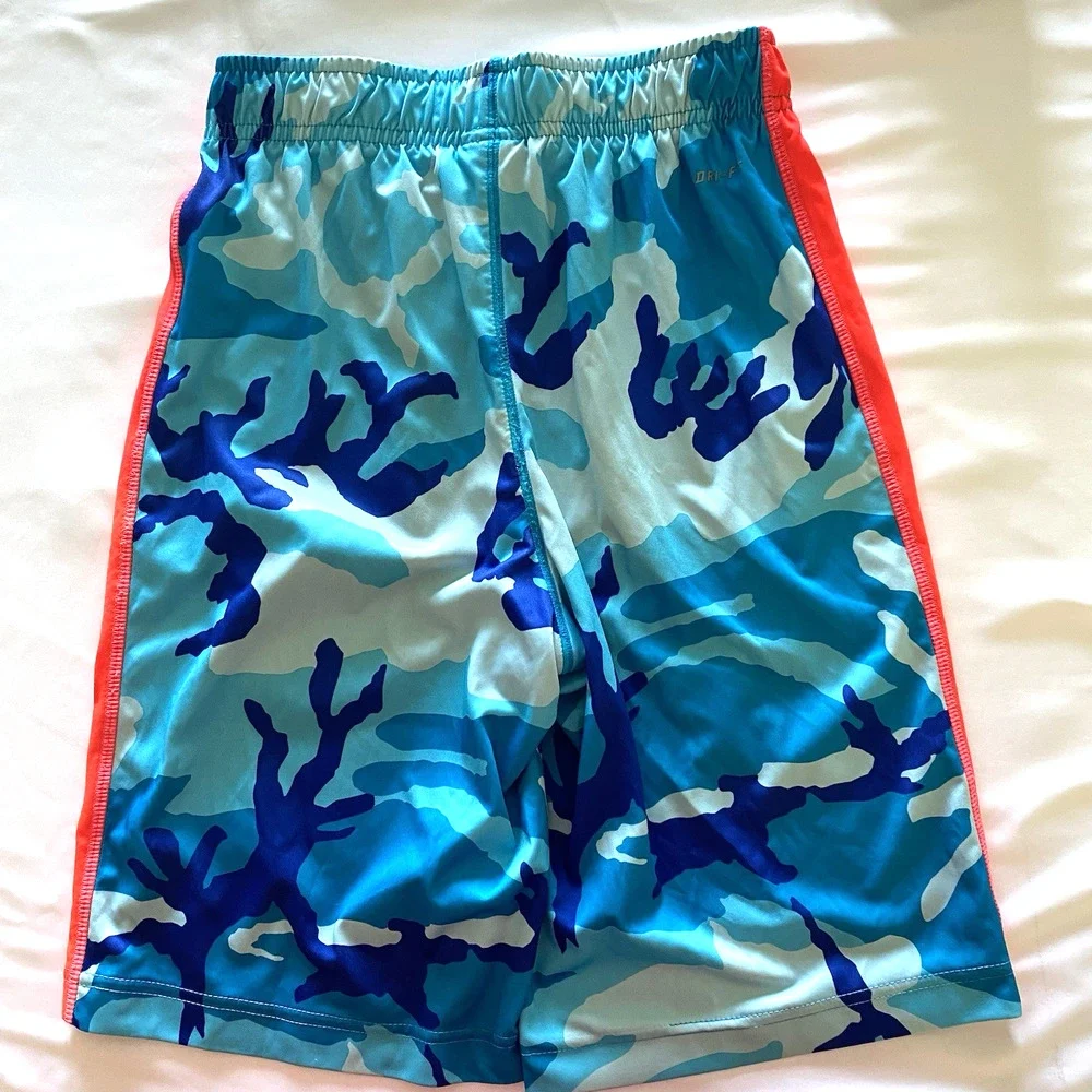 Nike Dri-Fit Boys Size Medium Blue Camo Athletic Shorts With Pockets
